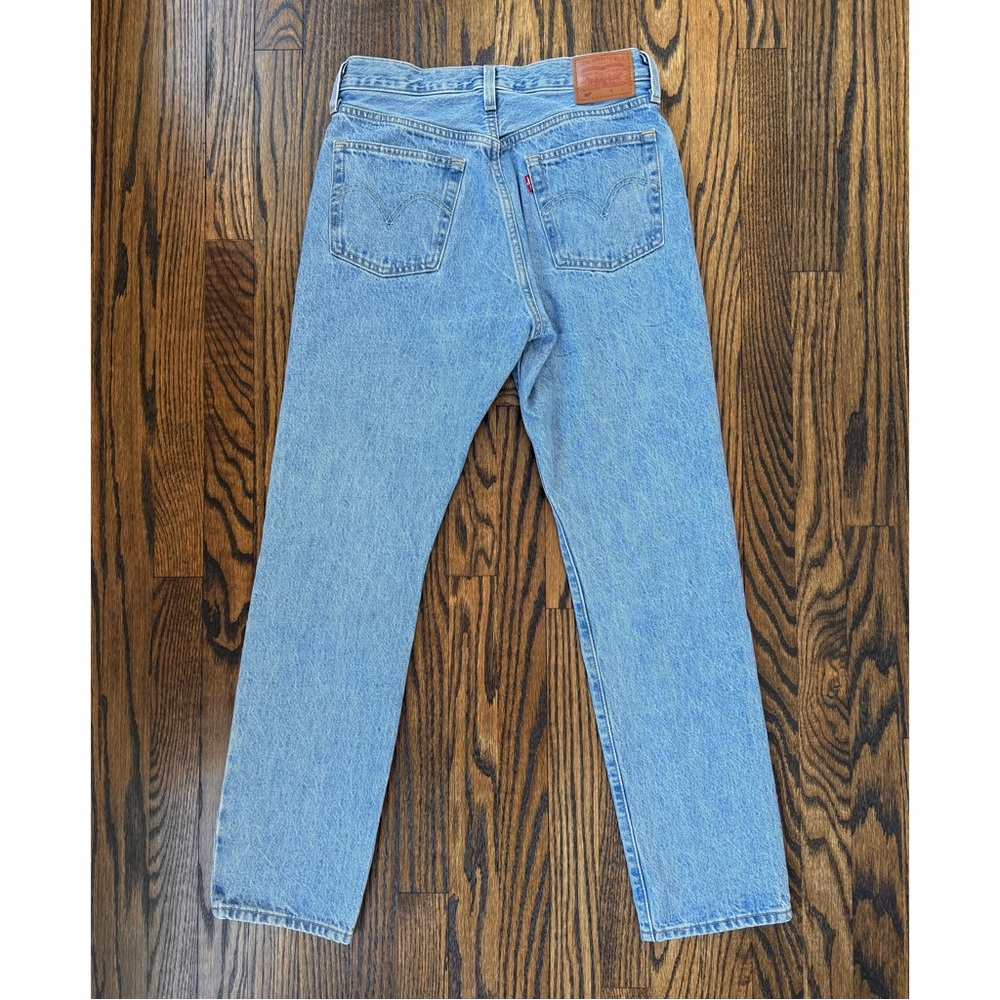 Levi’s 501 Original Straight Leg Jeans in Light Wash - Size 28 - Picture 2 of 7
